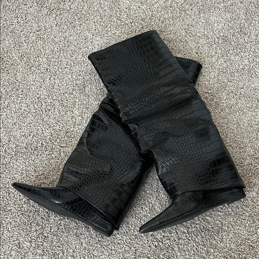 Steve Madden Black Croc-Embossed Heeled Boots